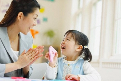 Cha mẹ nên có một phương pháp đọc sách để chơi với Momo phù hợp với con mình